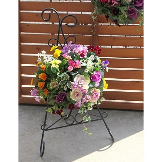 C053 花うるる特製アレンジ・おまかせハンギングバスケット～Mサイズ