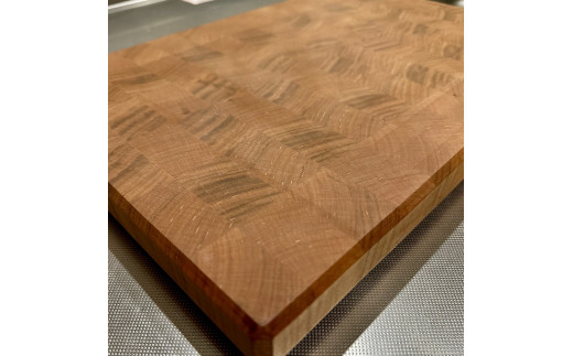 C114 サクラのまな板