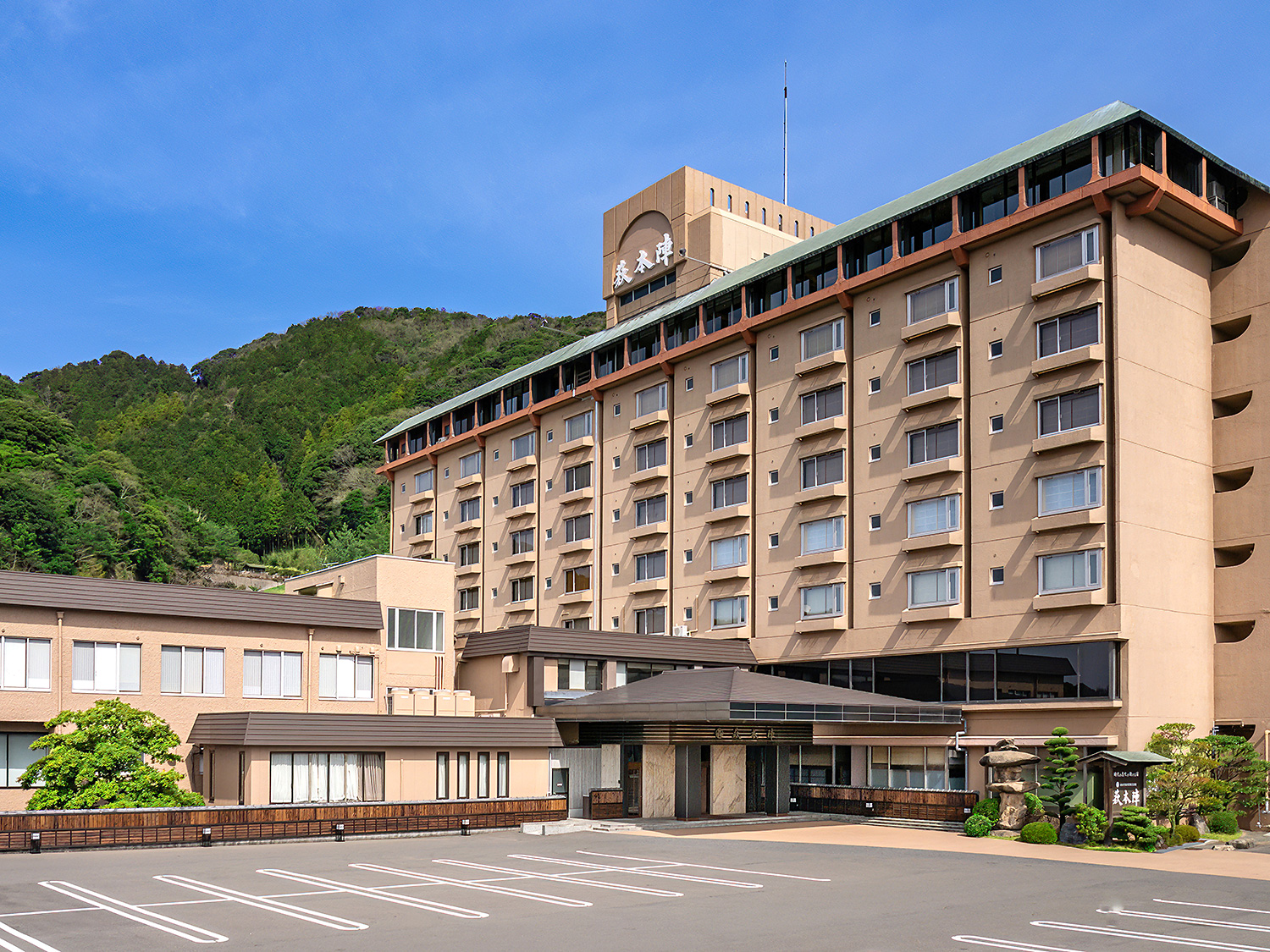 萩本陣・萩の宿常茂恵・北門屋敷の３つのお宿から選べる宿泊券　100,000円分｜HGH00017