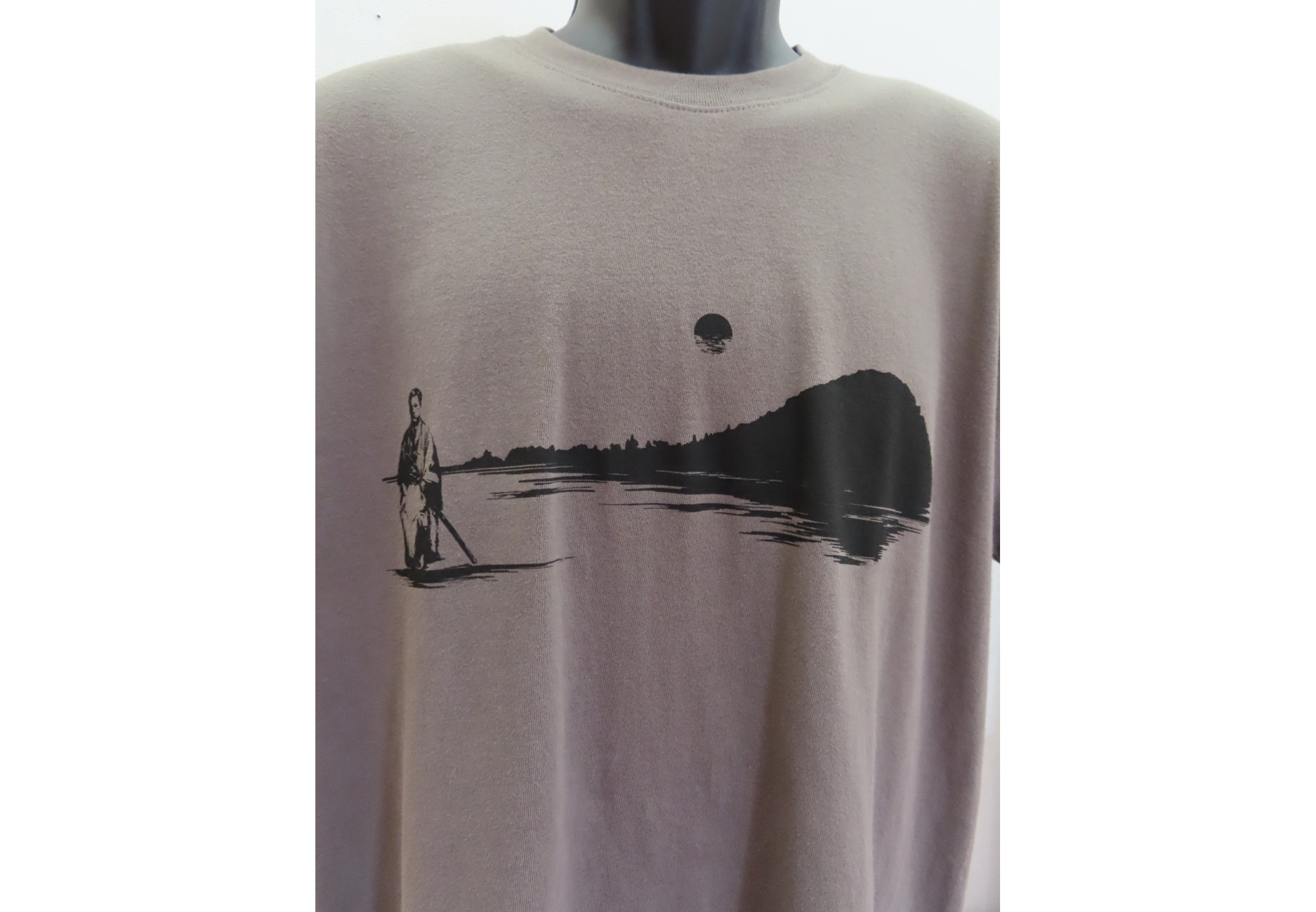 【萩博物館オリジナル】５高杉晋作の句入りTシャツ（XLｻｲｽﾞ）＆アクリルスタンドのセット｜HG0030-C