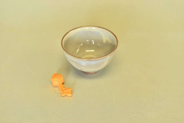 萩焼 萩むらさきごはん茶碗(打ち出の小槌箸置き付)｜HG000630