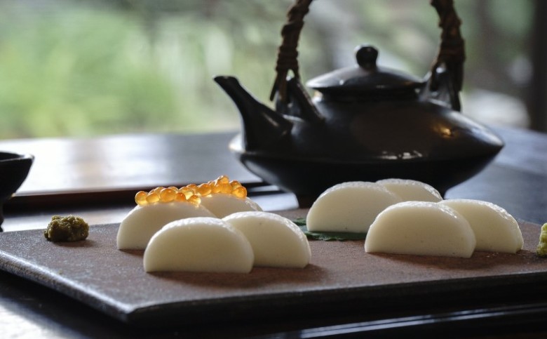 特選 焼き抜き 蒲鉾 忠小兵衛・秀白 計5本入 セット かまぼこ 詰め合わせ 加工品｜HG001040