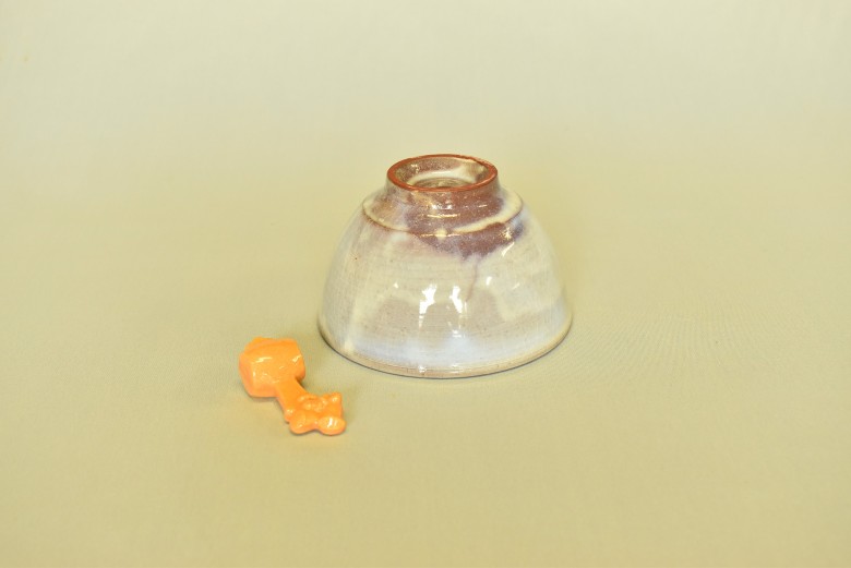 萩焼 萩むらさきごはん茶碗(打ち出の小槌箸置き付)｜HG000630