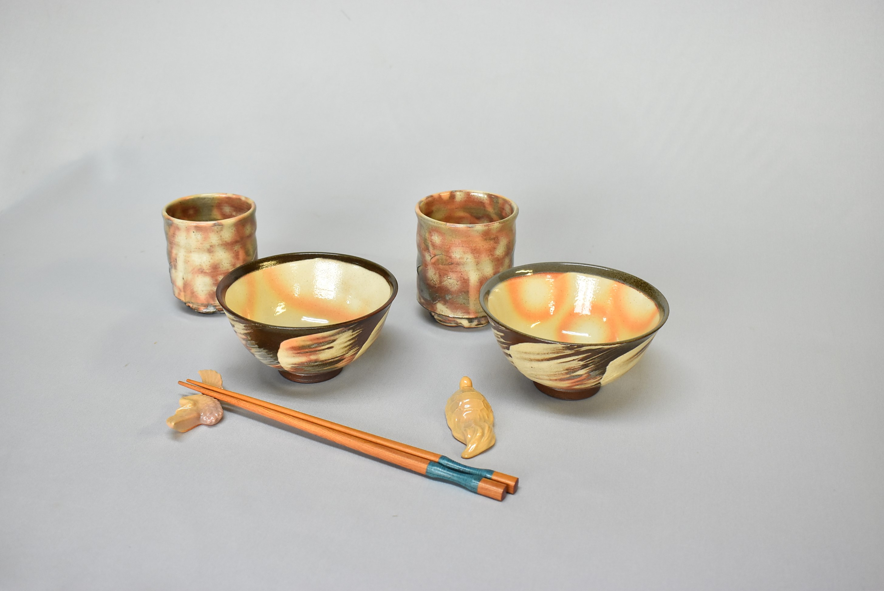 萩焼　福の器揃い(ご飯茶碗・湯呑・鶴亀箸置きセット)｜HGH00011