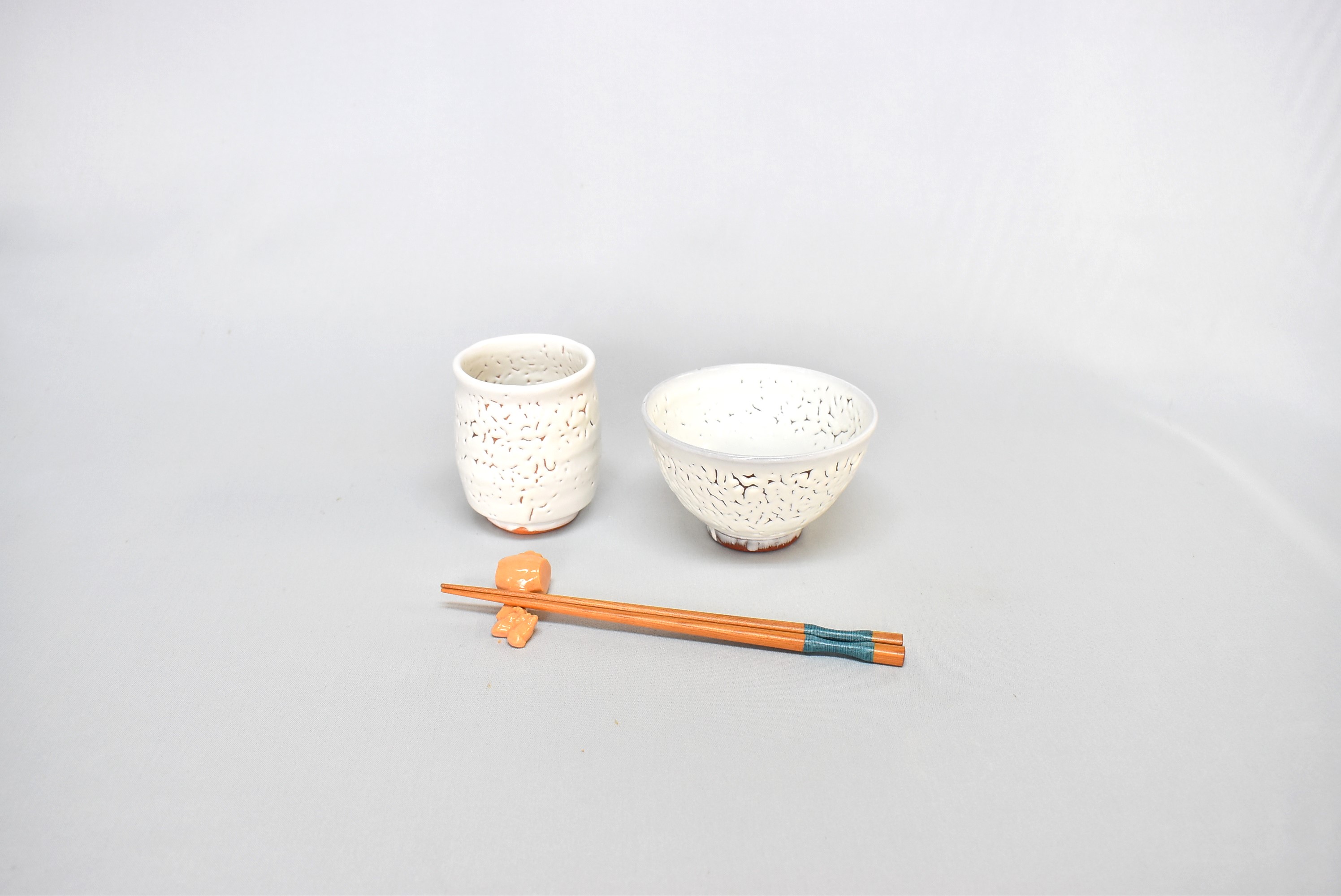 萩焼　福の器揃い「残雪」(ご飯茶碗・湯呑・箸置きセット)｜HGH00027