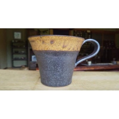 山口県の土の器　掛け分けマグカップ　黄色