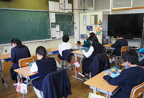 【返礼品なし】市内の市立中学校を応援！（ 通津中学校 東中学校 本郷中学校 岩国中学校 平田中学校 周東中学校 麻里布中学校 岩国西中学校 錦中学校 川下中学校 由宇中学校 美和中学校 灘中学校 玖珂中学校 ）