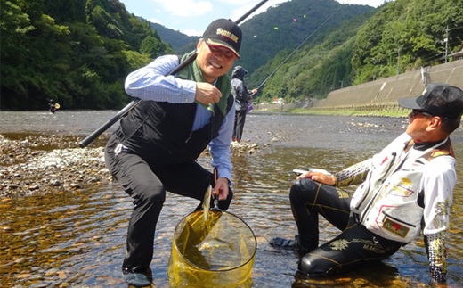 錦川 遊漁券 日券 アユを含む全魚種 / 釣り 川釣り 鮎釣り アユ 鮎 サツキマス マス コイ ウナギ モクズカニ 渓流釣り 鮎ルアー 釣り券 1日 日帰り アウトドア 清流 贈答 ギフト プレゼント 人気 おすすめ / 山口県岩国市/錦川漁業協同組合 [BUBK002]
