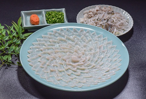 とらふぐ 刺身 6～7人前セット とらふぐ干しひれ付き 冷蔵  (1531)