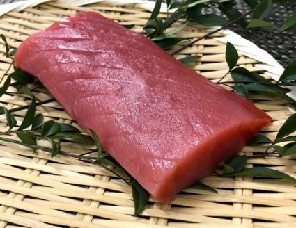 (1356)マグロ 本マグロ まぐろ 鮪 山口県 長門市 油谷産 希少 養殖 赤身 赤身柵 1ｋg 脂乗り抜群 とろける 冷凍 柵 ギフト 贈答 お正月