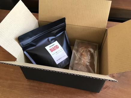 (1054)自家焙煎珈琲　オリジナル　豆　手作り　フルーツケーキ　詰め合わせ（中煎り豆200ｇ、フルーツケーキ1本）