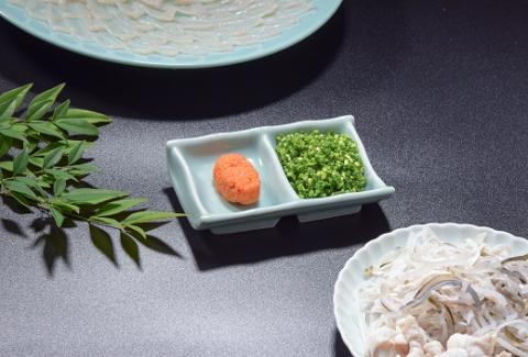 とらふぐ 刺身 6～7人前セット とらふぐ干しひれ付き 冷蔵  (1531)