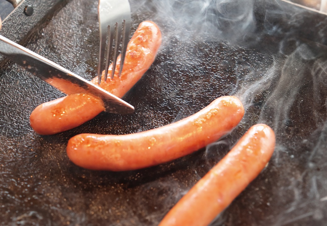 【定期便】風の家手作り 粗挽きウインナー定期便 毎月発送全12回 (100007)