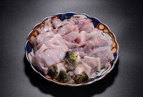 とらふぐ 刺身 あら ふぐひれ 堪能 3人前セット ぽん酢・もみじおろし付き [刺身120g+フグ皮120g+あら600g+ひれ酒用ひれ6枚〕冷凍  (1301)