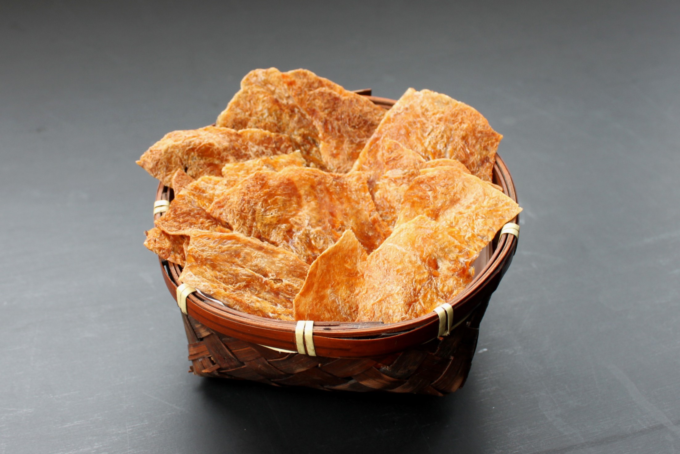 (1542)【定期便】お魚せんべい 4種類 隔月 全4回 10袋セット 合計40袋 かわはぎ えび ちりめん いわし