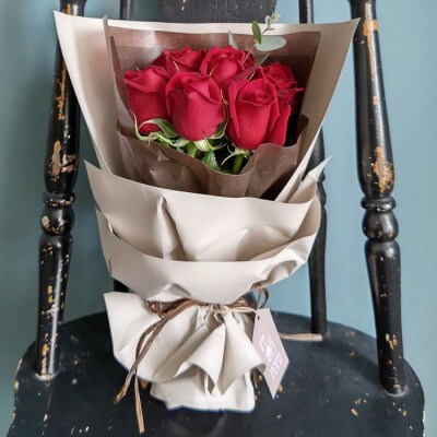 ホシファームのフリルブーケ　ルージュ8本【配送不可地域：離島・北海道・沖縄県】