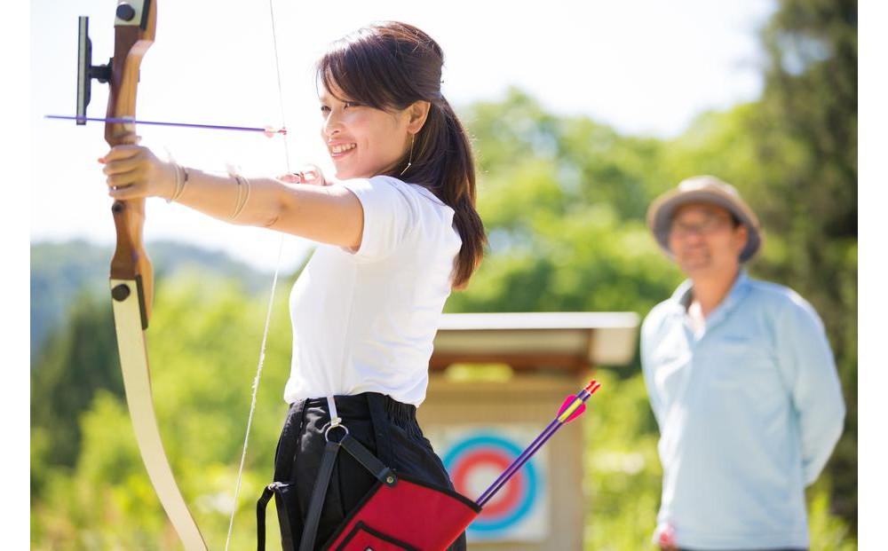 ★アメリカンBBQ付き★森のフィールドアーチェリー体験２名様分
