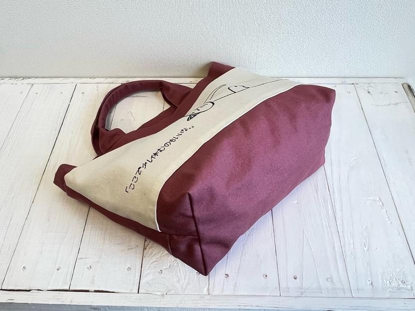 「ここで少し休むのもいいな。」ミニトート【スモークピンク】