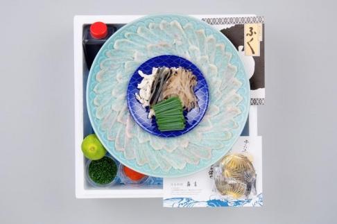 ★最高級天然とらふぐの刺身2皿セット(4～5人前)【配達不可地域有】