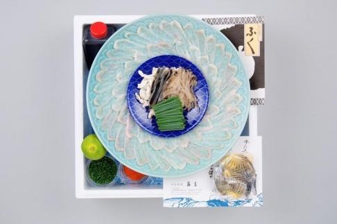 ★最高級天然とらふぐの刺身セット(2～3人前)【配達不可地域有】