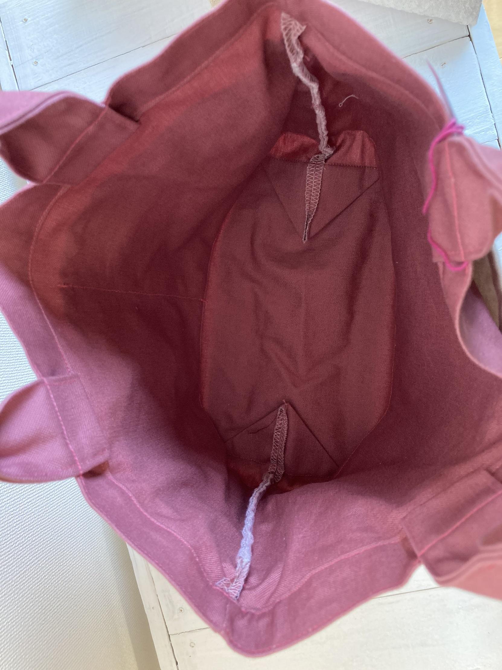 「ここで少し休むのもいいな。」ミニトート【スモークピンク】