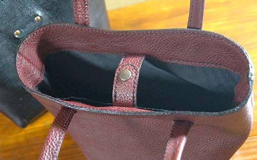 本革製ミニトートバッグ＜レッド＞ ハンドメイド 国産牛ヌメ革 ミニトートバッグ 小型 トートバッグ かばん 本革 レザー 革製品 贈り物 ギフト レッド F6L-283 レッド