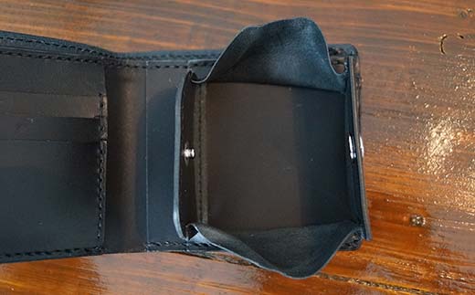 本革製二つ折り財布（小銭・カード・お札ほか）レッド F6L-374 レッド