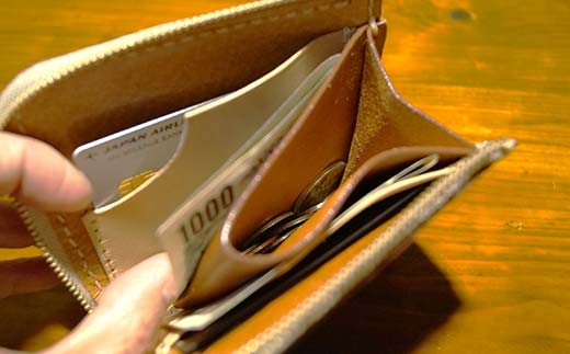 本革製L字ファスナーミニウォレット 収納時：縦約9.3cm×横約10.5cm ＜レッド＞ 牛革 本革 L字 ミニ ウォレット コインポーチ 国産牛革 革製品 贈り物 ギフト 国産 レッド F6L-211 レッド