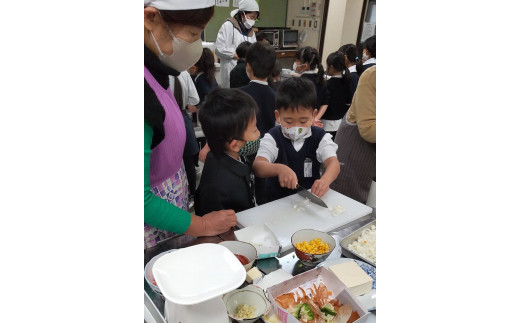 子ども食堂とフードパントリーへの支援（10,000円）