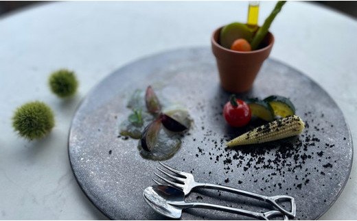 地元の厳選食材を使用　海を眺めながら楽しむ優雅なひととき　レストランペティイゾラ　お食事券10000円分 | 小松島リゾート