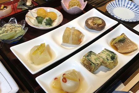 花瀬庵 ペア お食事券「ランチ」[徳島県 那賀町 那賀 お食事券 食事券 券 チケット ペア 2名 ランチ 昼食 昼ごはん 昼ご飯 ご飯 食事 野菜 海産物 旬 おかず 美味しい うまい 現地 体験 料理 お料理 旬野菜 花瀬庵 満足 新鮮 食材 ギフト 母の日 父の日]【HA-4】