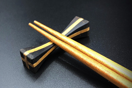 【和の時を楽しむ】箸置き５客セット箱付き（黒檀・欅）KT-12-2  徳島 那賀 はしおき 箸おき 箸置き 黒檀 欅 木 木材 木目 木製 高級木材 和風 高級感 モダン シンプル 贈物 ギフト セット