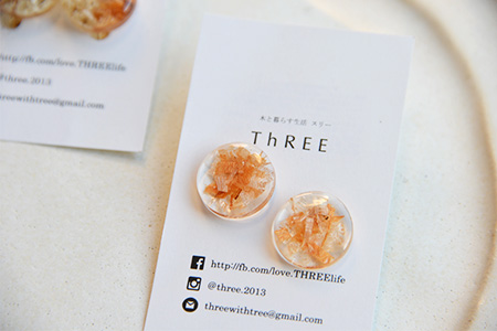 森の贈り物 木の樹脂 ピアス TR-12-2 徳島 那賀 木 樹脂 アクセサリー ピアス ジュエリー シンプル 上品 大人 エレガント かわいい おしゃれ オフィス  女性 レディース プレゼント ギフト 手作り ピアス