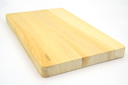 天然銘木 銀杏のまな板（中）職人仕上げ サイズ：約340×210×26mm TR-2-3  徳島 那賀 木 天然銘木 銀杏 木目 木製 日本製 まな板 キッチン用 料理 調理 調理器具 お祝い 贈物 ギフト プチギフト 母の日 一つ一つ手作り 手作り 銀杏のまな板（中）