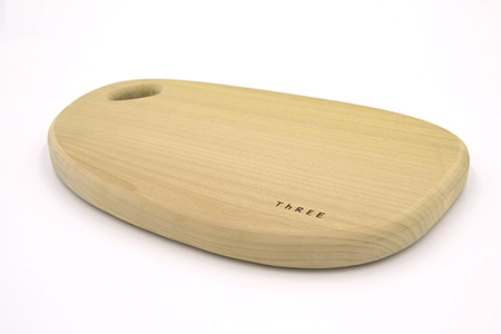 天然銘木 朴のまな板　まるっこ（小） サイズ：約290×180×22mm（持ち手込み） TR-5-2  徳島 那賀 木 天然銘木 銘木 朴 木目 木製 日本製 まな板 丸い 丸まな板 キッチン用 料理 調理 調理器具 お祝い 贈物 ギフト プチギフト 母の日 一つ一つ手作り 手作り まるっこ（小）