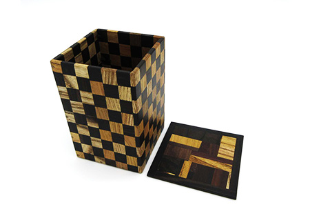 ペン立て（市松）台付き　KT-13-1 徳島 那賀 木 木材 欅 紫檀 黒檀 高級木材 寄せ木 木目 木製 ペン 収納 文具 文房具 高級感 和風 モダン インテリア 丈夫 プレゼント ギフト