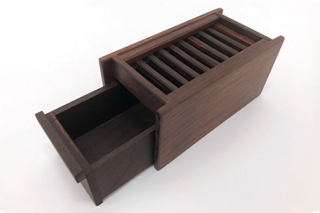 小さな賽銭箱（紫檀） サイズ:約 150mm×75mm×80mm KT-7-1 徳島 那賀 貯金箱 賽銭箱型貯金箱 おさいせん お賽銭 紫檀 アンティーク調 高級感 インテリア 貯金 プレゼント ギフト 子供