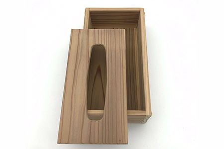 ティッシュケース（那賀町産杉）［徳島 那賀 木製 木製品 杉 木目 ティッシュケース ティッシュカバー ティッシュボックスケース ティッシュボックスカバー 箱ティッシュケース ティッシュ カバー ケース ボックス ホワイト 和風 シンプル 高級感 おしゃれ 雑貨 インテリア インテリア雑貨 生活雑貨 手作り 詰め替え 母の日 父の日 プレゼント ギフト 贈物］【KT-9-1】