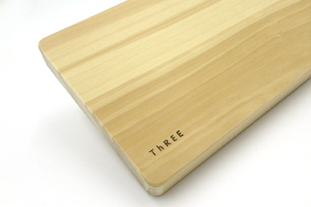 取っ手付き　カッティングボード（イチョウ） TR-18 徳島 那賀 木 銀杏 イチョウの木 木目 木製 日本製  カッティングボード ボード パン 果物 スイーツ プレート 皿 まな板 キッチン用 料理 調理 調理器具 殺菌作用 お祝い 贈物 ギフト プチギフト 母の日