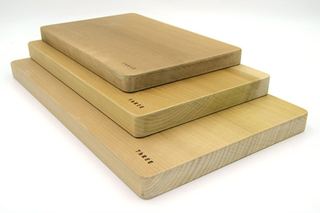 天然銘木 朴のまな板（大）職人仕上げ サイズ：約400×240×28mm TR-3-2  徳島 那賀 木 天然銘木 朴 木目 木製 日本製 まな板 キッチン用 料理 調理 調理器具 お祝い 贈物 ギフト プチギフト 母の日 一つ一つ手作り 手作り 朴のまな板（大）