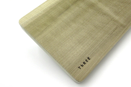 取っ手付きカッティングボード（朴） サイズ 約 横37cm×縦16.5cm×厚み2.5cm TR-6  徳島 那賀 木 朴 木目 木製 日本製  カッティングボード ボード パン 果物 スイーツ プレート 皿 まな板 キッチン用 料理 調理 調理器具 お祝い 贈物 ギフト プチギフト 母の日