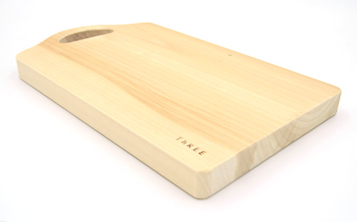 イチョウのまな板 取っ手付き　TR-8  徳島 那賀 木 那賀ヒノキ ひのき ヒノキ 木目 木製 日本製 まな板  キッチン用 料理 調理 調理器具 殺菌 殺菌作用 お祝い 贈物 ギフト プチギフト 母の日