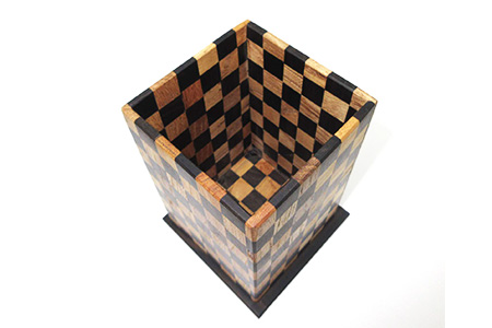 ペン立て（市松）台付き　KT-13-1 徳島 那賀 木 木材 欅 紫檀 黒檀 高級木材 寄せ木 木目 木製 ペン 収納 文具 文房具 高級感 和風 モダン インテリア 丈夫 プレゼント ギフト