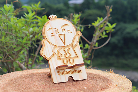 木頭杉のスマホスタンド（すだちくん）NW-20-1 徳島 那賀 木 木頭杉 木製 木製品 日本製 スマホスタンド 木製スタンド 携帯スタンド スタンド スマホ立て 卓上 動画 おうち時間 おしゃれ インテリア