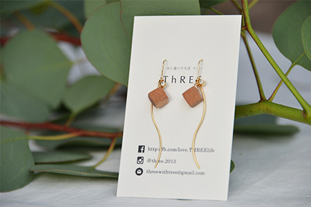 木のアクセサリー桜ピアスK16GPゆらなみスリーThREE　TR-15-1 徳島 那賀 ピアス レディース 大人 かわいい シンプル 普段使い オフィス 上品 エレガント ゴールド プレゼント 桜ピアス