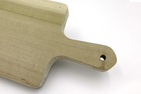 取っ手付きカッティングボード（朴） サイズ 約 横37cm×縦16.5cm×厚み2.5cm TR-6  徳島 那賀 木 朴 木目 木製 日本製  カッティングボード ボード パン 果物 スイーツ プレート 皿 まな板 キッチン用 料理 調理 調理器具 お祝い 贈物 ギフト プチギフト 母の日