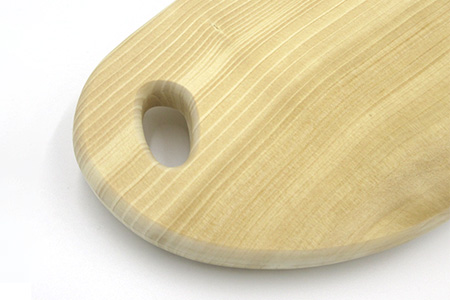 ながまるっこまな板（イチョウ） サイズ 約39cm×19cm×2.5cm TR-7 徳島 那賀 木 銀杏 木目 木製 日本製 まな板 丸い 丸まな板 キッチン用 料理 調理 調理器具 お祝い 贈物 ギフト プチギフト 母の日