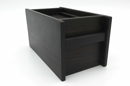 小さな賽銭箱（黒檀） サイズ:縦150mm×横75mm×高さ75mm KT-7-2 徳島 那賀 徳島 那賀 貯金箱 賽銭箱型貯金箱 おさいせん お賽銭 紫檀 アンティーク調 高級感 インテリア 貯金 プレゼント ギフト 子供