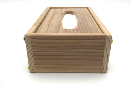 ティッシュケース（那賀町産杉）［徳島 那賀 木製 木製品 杉 木目 ティッシュケース ティッシュカバー ティッシュボックスケース ティッシュボックスカバー 箱ティッシュケース ティッシュ カバー ケース ボックス ホワイト 和風 シンプル 高級感 おしゃれ 雑貨 インテリア インテリア雑貨 生活雑貨 手作り 詰め替え 母の日 父の日 プレゼント ギフト 贈物］【KT-9-1】