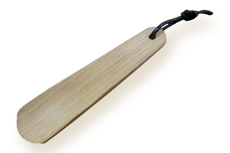 靴ベラ　ハーフ（欅）18cm［徳島 那賀 靴ベラ くつべら 木材 木製品 靴 革靴 スニーカー メンズ レディース 男性 女性 軽い 持ち運び 携帯用 日常使い 和風 シンプル おしゃれ 上品 インテリア 雑貨 会社 オフィス ビジネス 新生活 社会人 入社祝い 玄関 就職 誕生日 父の日 ギフト プレゼント］【KT-1-1】